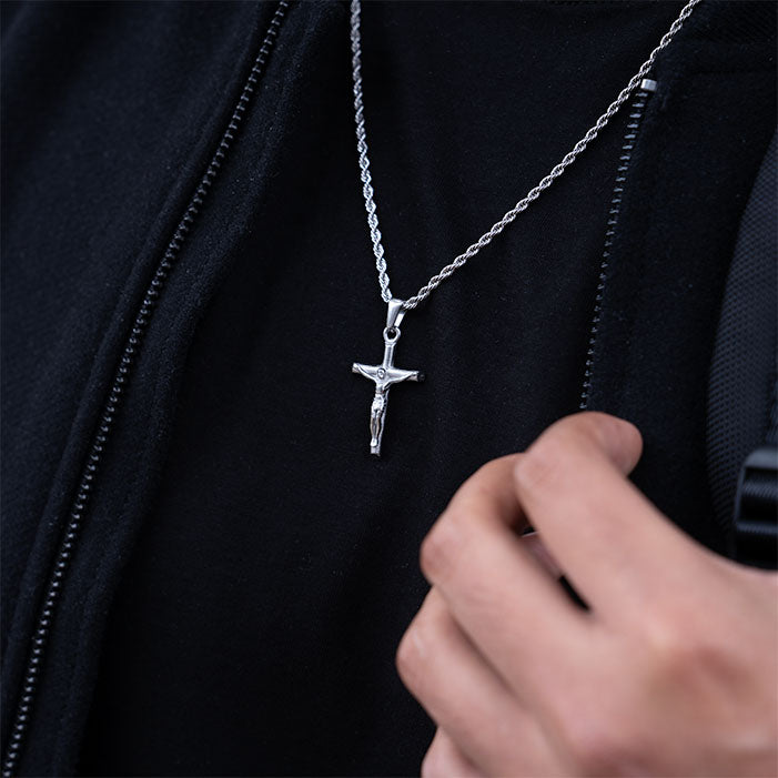 Jesucristo ( Incluye cadena y dije )( Acero inoxidable )