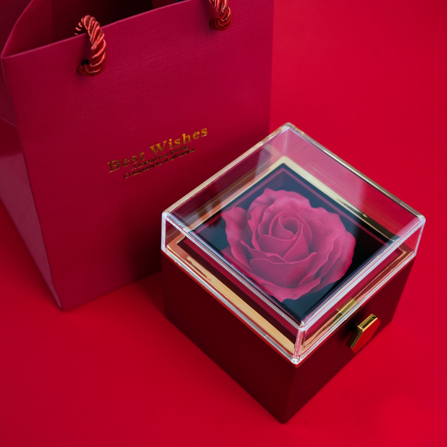 Rosa Eterna (Giratorio) + Collar corazón (Acero inoxidable con baño de oro 18K) + Bolsa de regalo + 1 Rosa