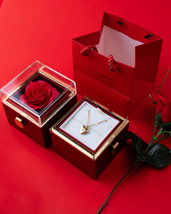 Rosa Eterna (Giratorio) + Collar corazón (Acero inoxidable con baño de oro 18K) + Bolsa de regalo + 1 Rosa