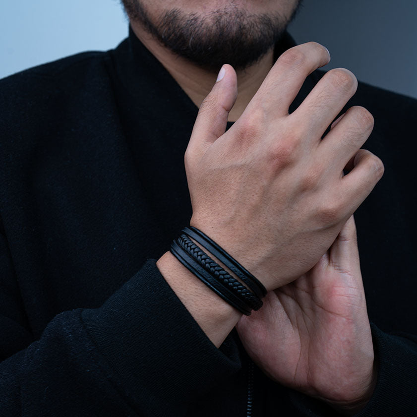 Omega ( Acero y Microfibra de cuero )( Talla ajustable )