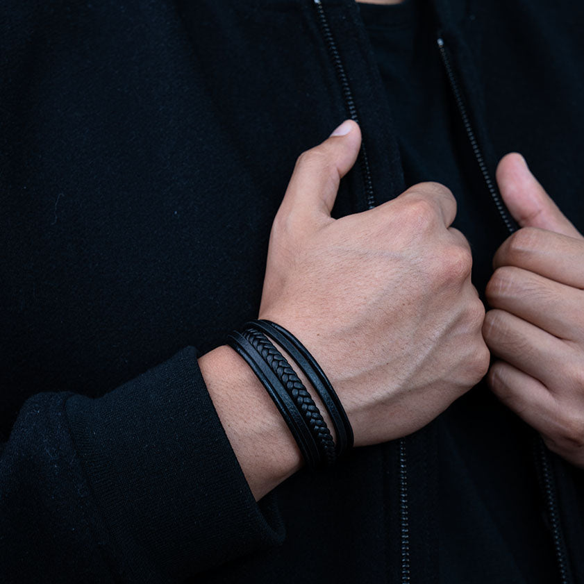 Omega ( Acero y Microfibra de cuero )( Talla ajustable )