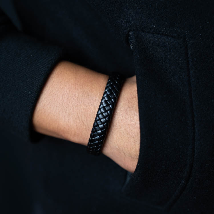 Black Classic 2.0 ( Acero y Microfibra de cuero )( Talla ajustable ) -