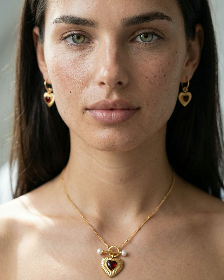 Set Corazon ROJO ( Collar - Aretes ) ( Resistente al agua ) ( Protección )