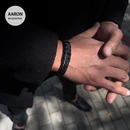 Basic Black (cuerina )